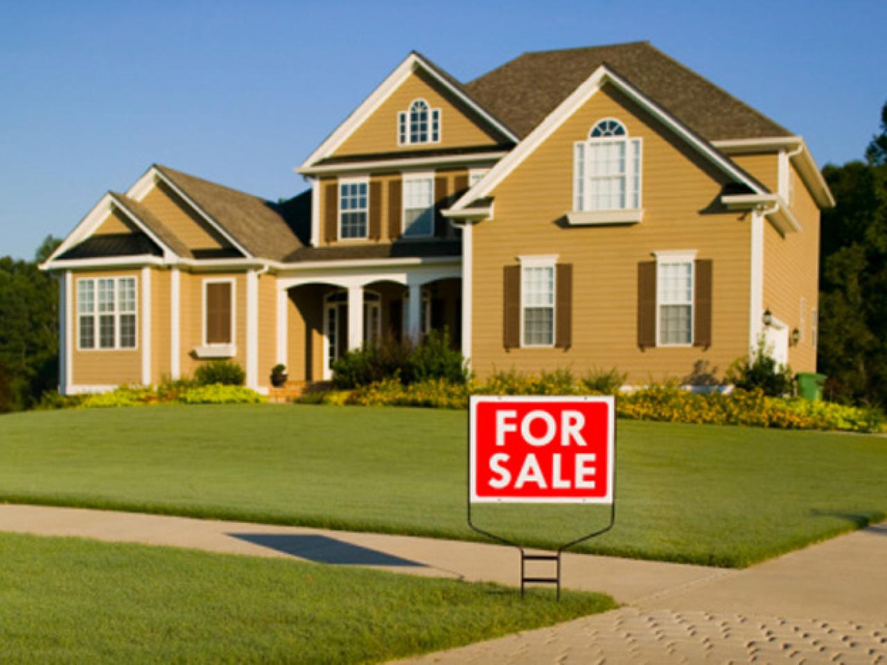 During The Warm Summer Months, Here Are Some Helpful Selling Tips For Your Home