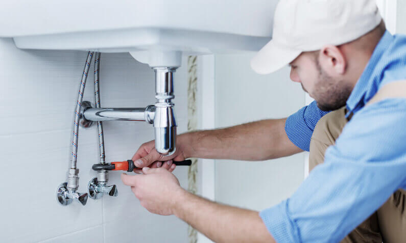 Everything You Should Consider While Hiring Plumbers: